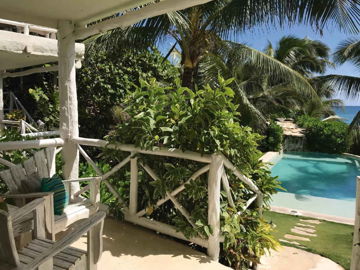 Chambre Lit King-Size - Vue sur Piscine