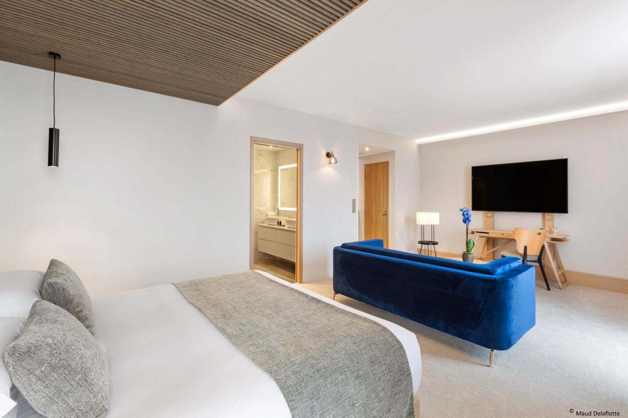 King Suite with Balcony and River View,1284673792:JPEG