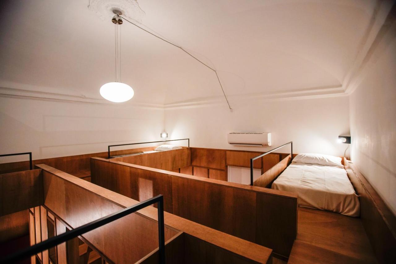 Bed in een Gemengde Slaapzaal met 10 Bedden