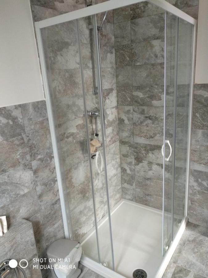 Camera Doppia con Letti Singoli con Bagno Privato