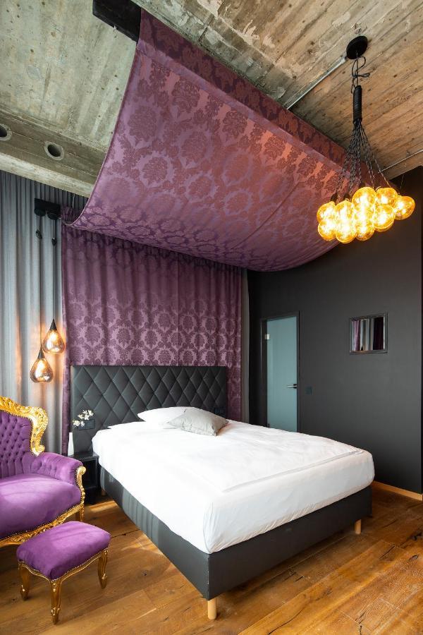 Business Kamer met Queensize Bed