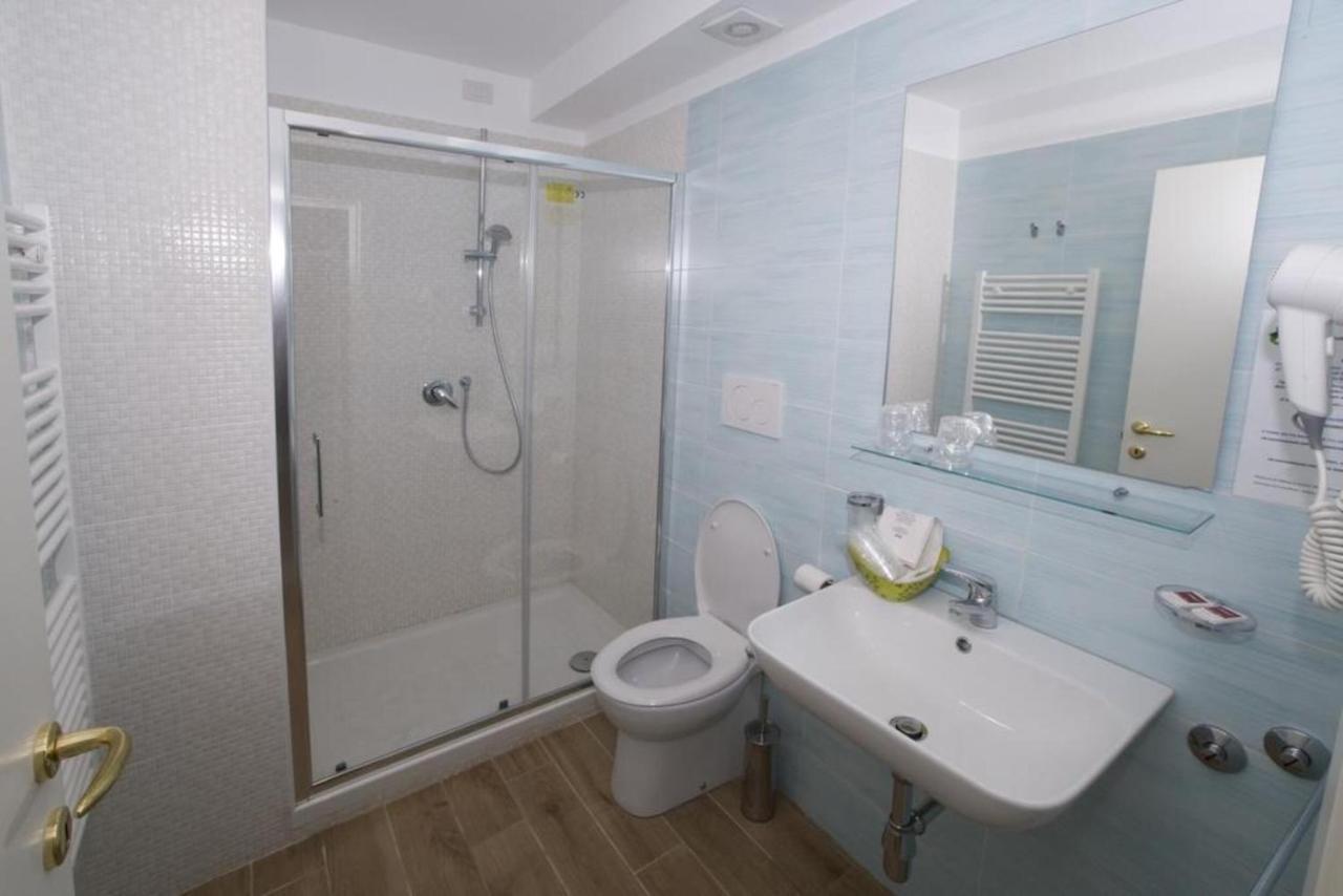 Classic Double or Twin Room,1216343809:JPEG