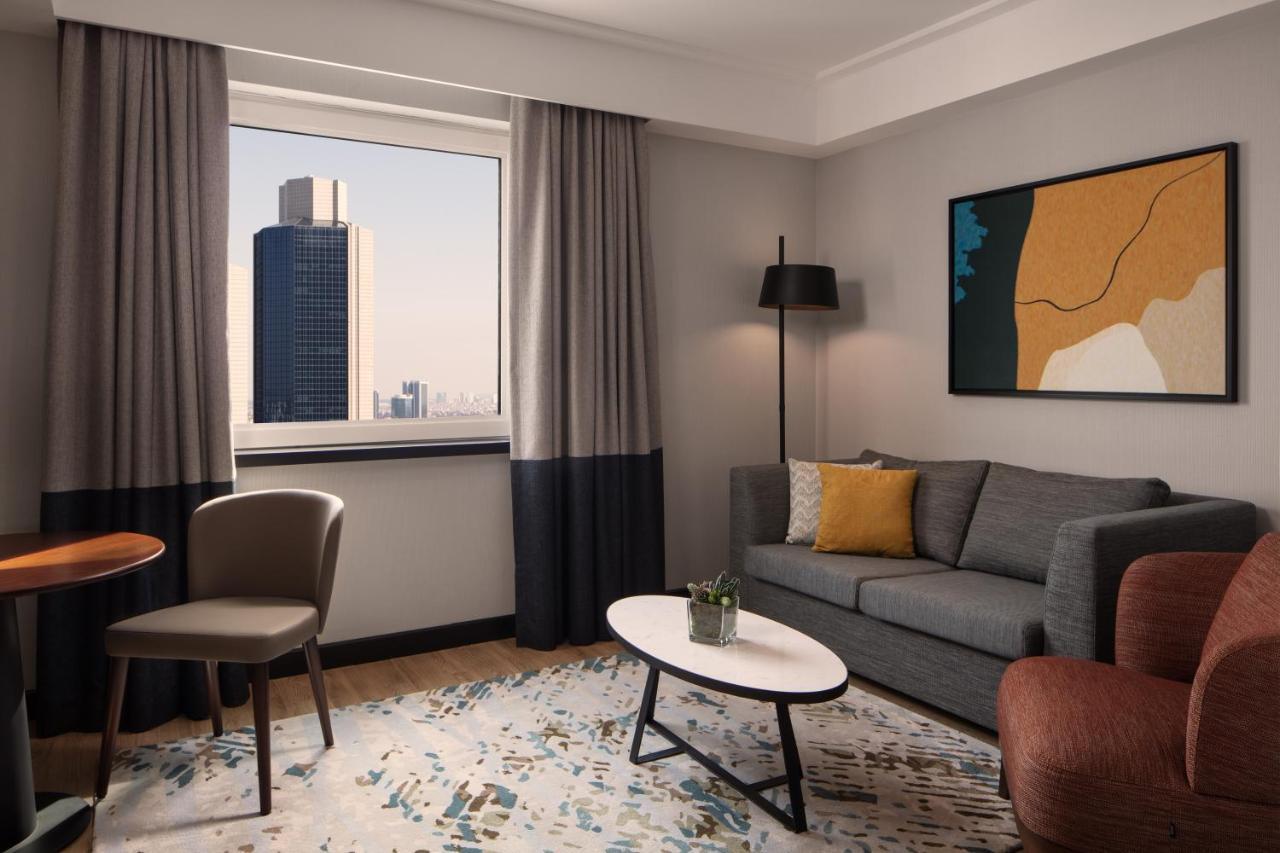 Hoeksuite met Panoramisch Uitzicht op de Stad