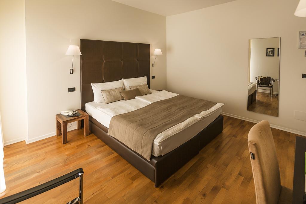 Double Room Lake View
