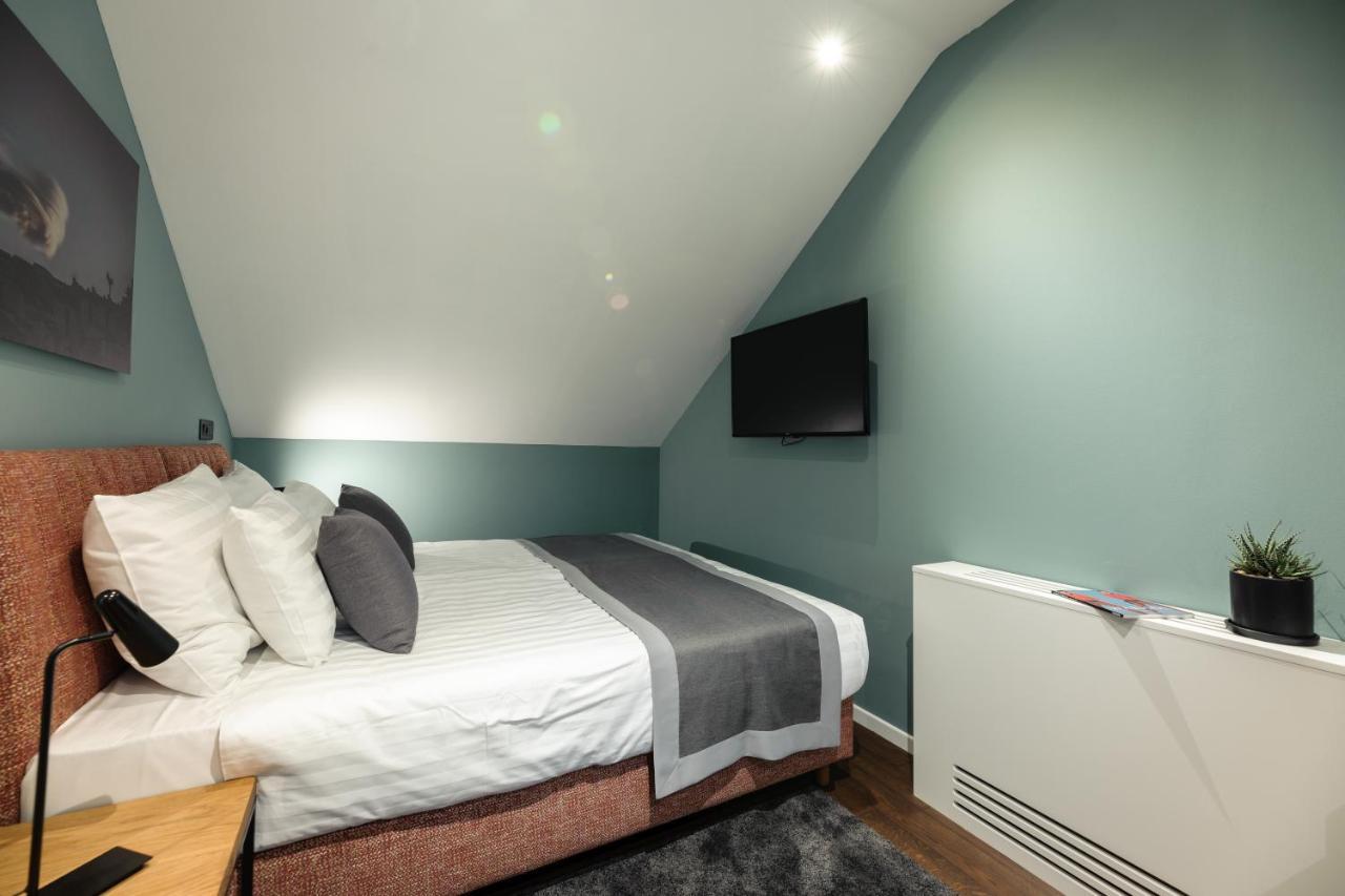 Standard King Room Attic