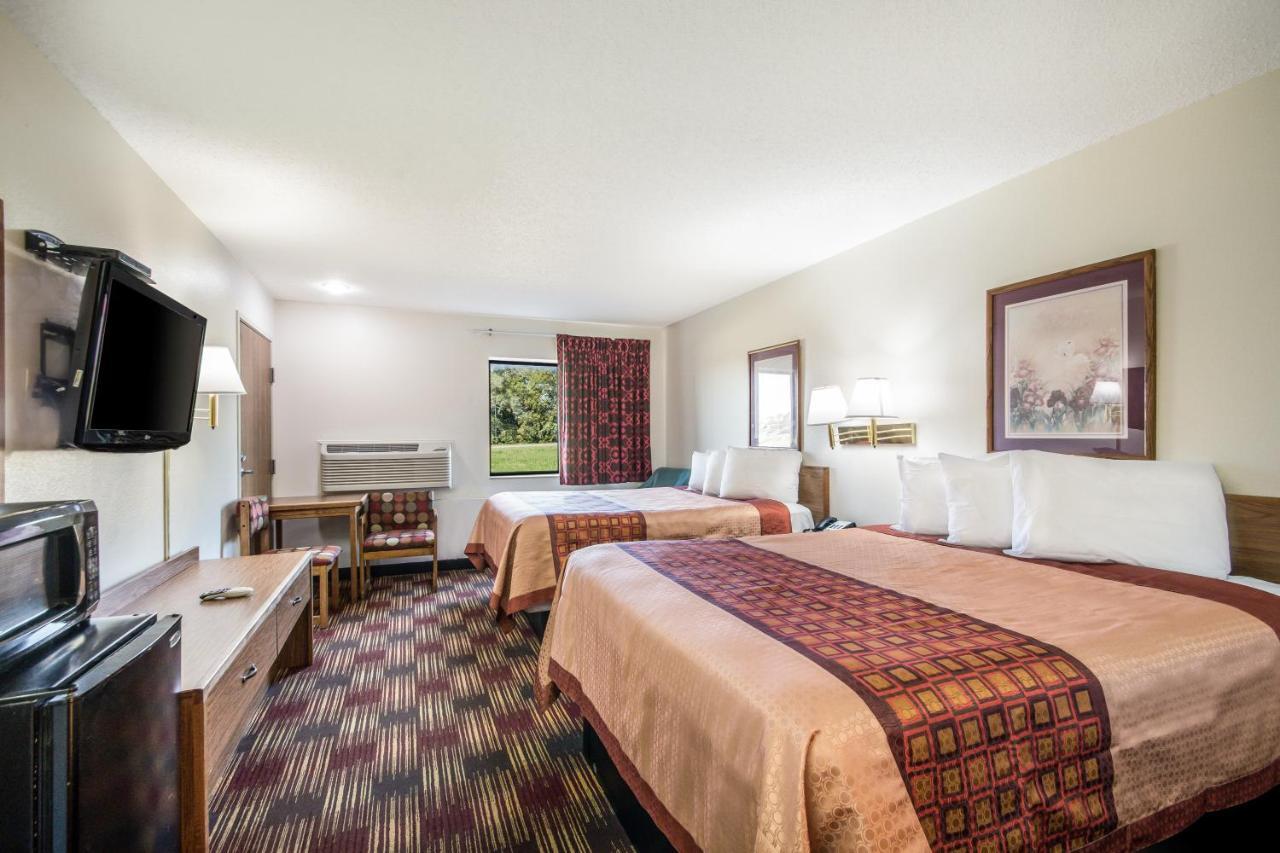 Double Room with Two Double Beds - Smoking