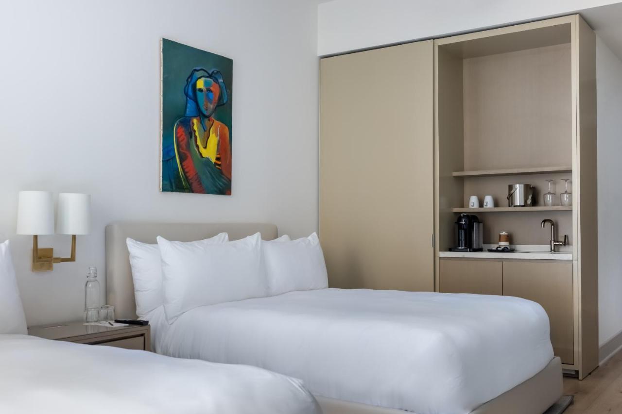Hébergement de Luxe avec 2 Lits Queen-Size Doubles - Tour