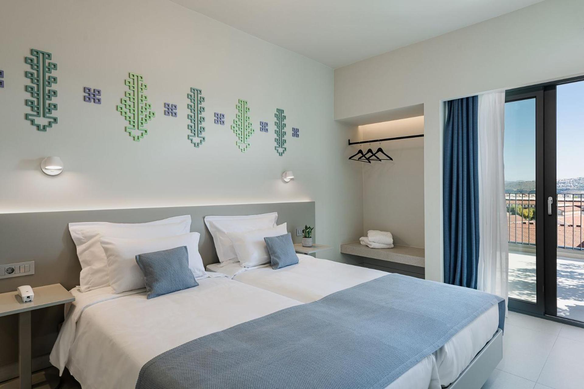 Doppel-/Zweibettzimmer mit Stadtblick
