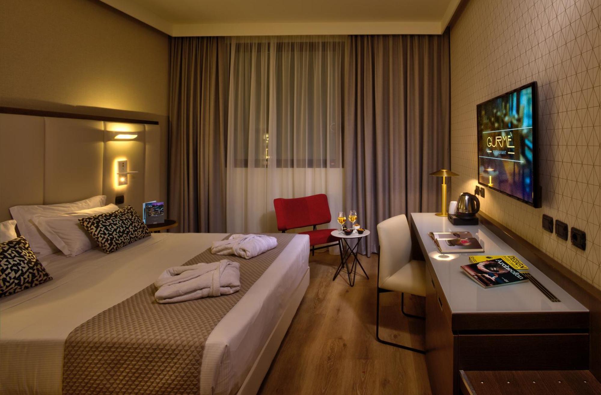 Classic Double Room