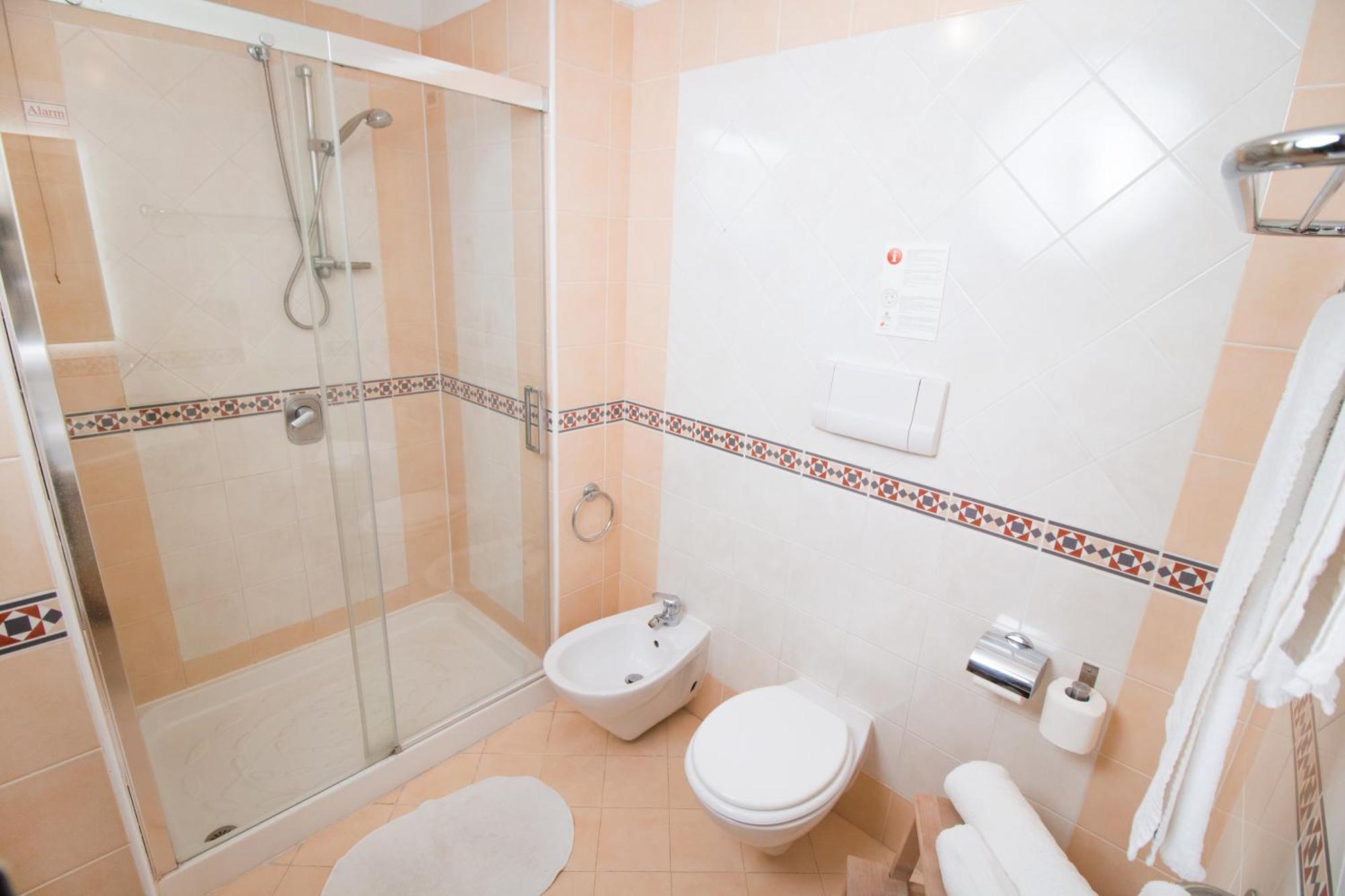 Economy Double or Twin Room with Balcony Internal View