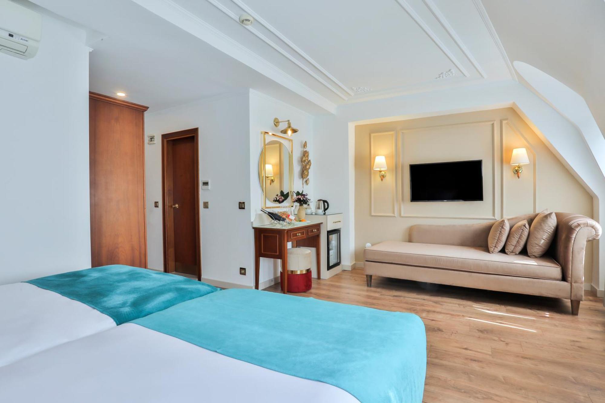 Superior Triple Room