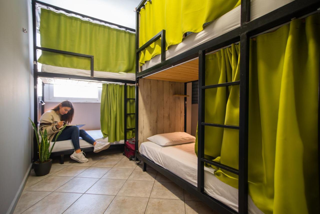 Bed in een Slaapzaal met 6 Bedden