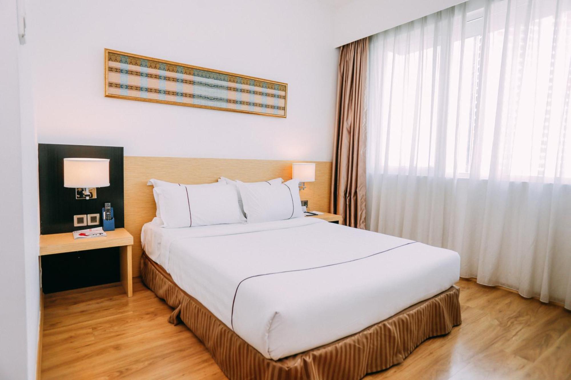 Deluxe Queen Room