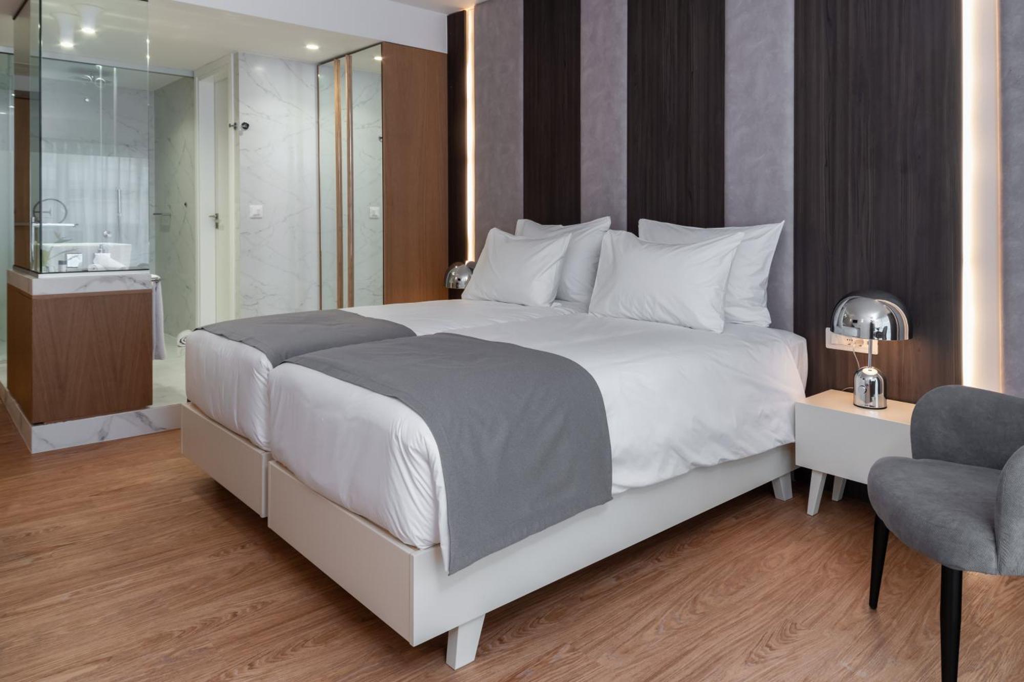 Quarto Superior com Cama de Casal ou 2 de Solteiro