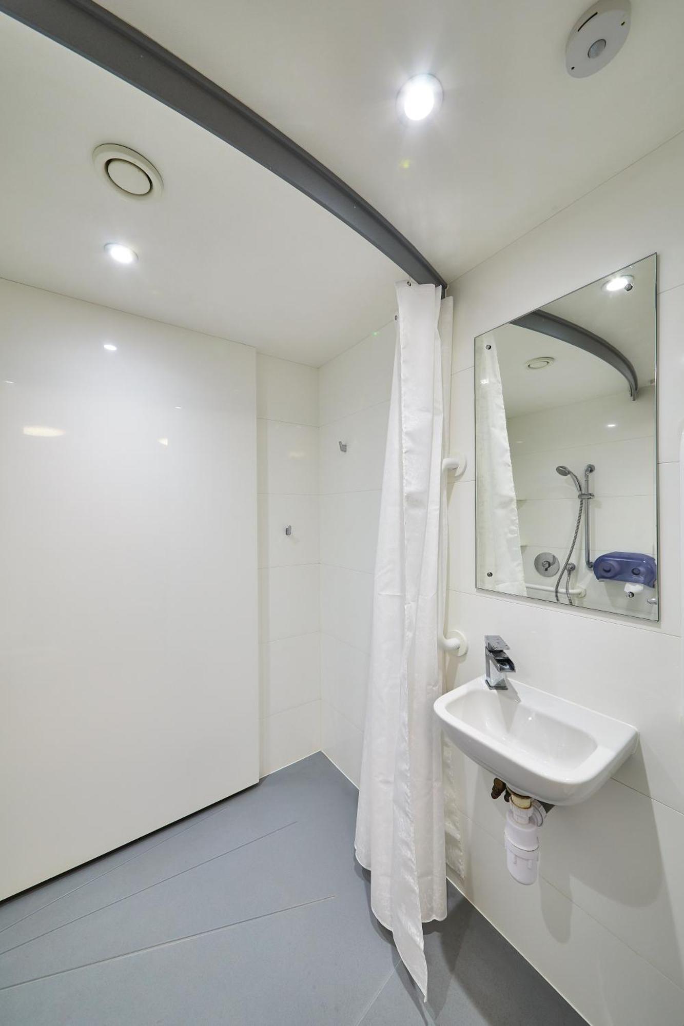 Habitación Doble con baño exterior compartido