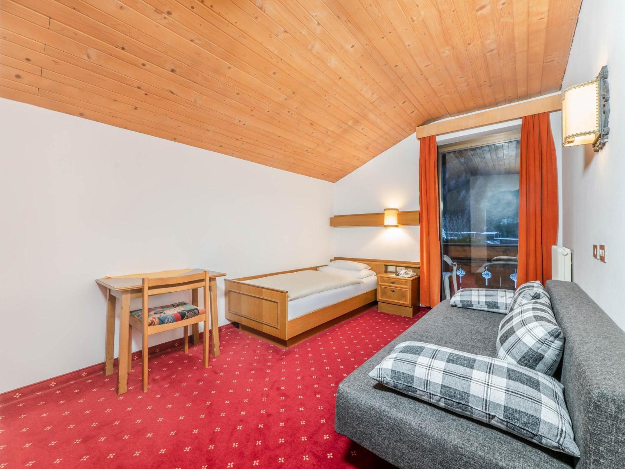 Single Room,1593663920:JPEG