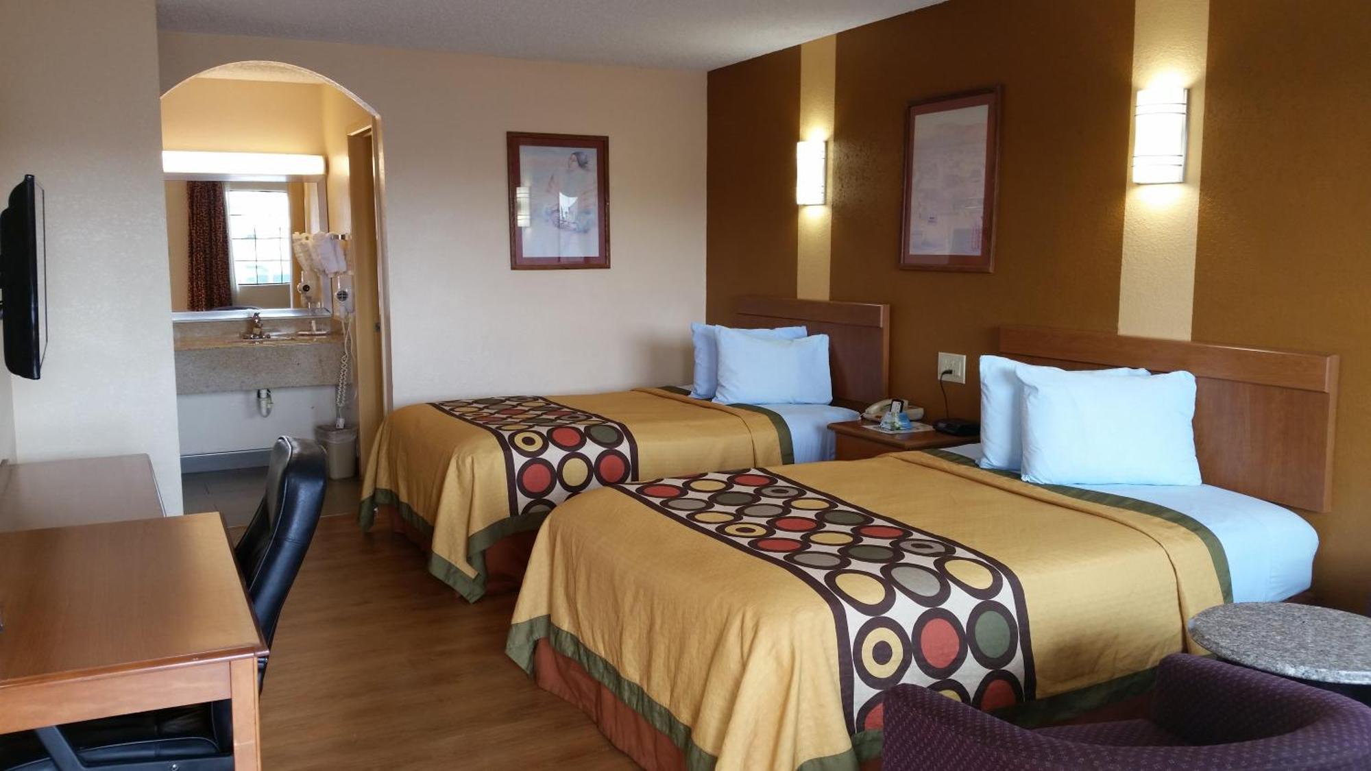 Queen Room with Two Queen Beds - Non-Smoking