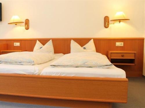 Deluxe Double Room Shower,1589242955:JPEG
