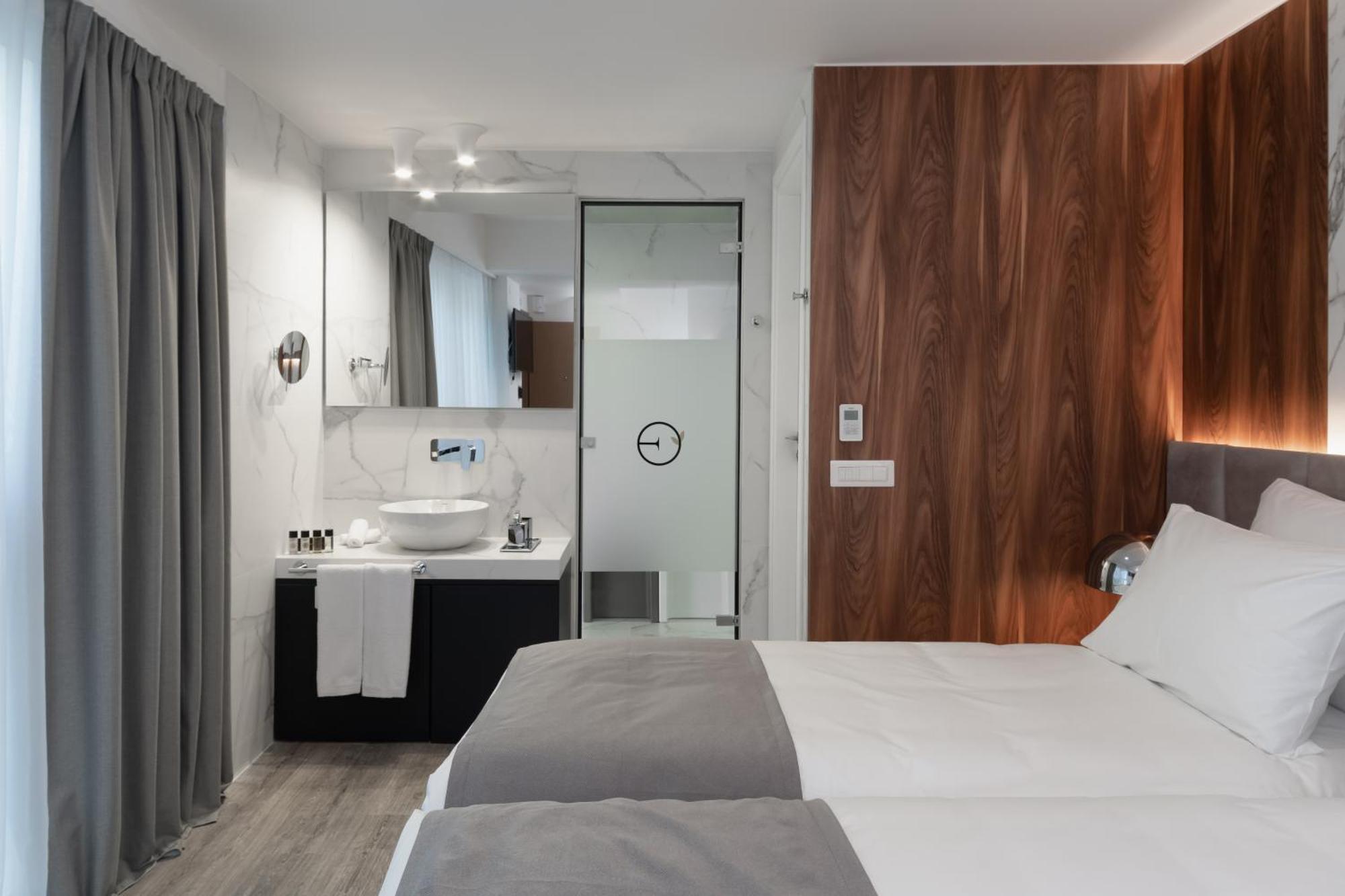 Deluxe Room Hammam Acropolis view