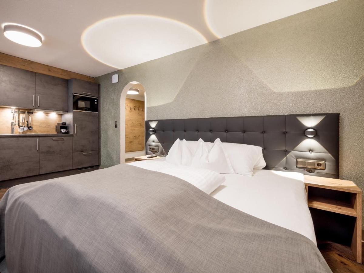 Superior Suite,1266021871:JPEG