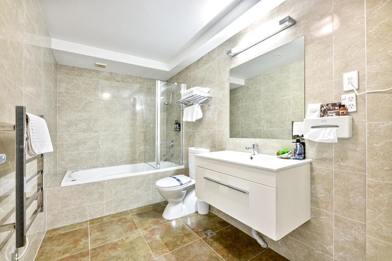 Executive Suite with Spa Bath