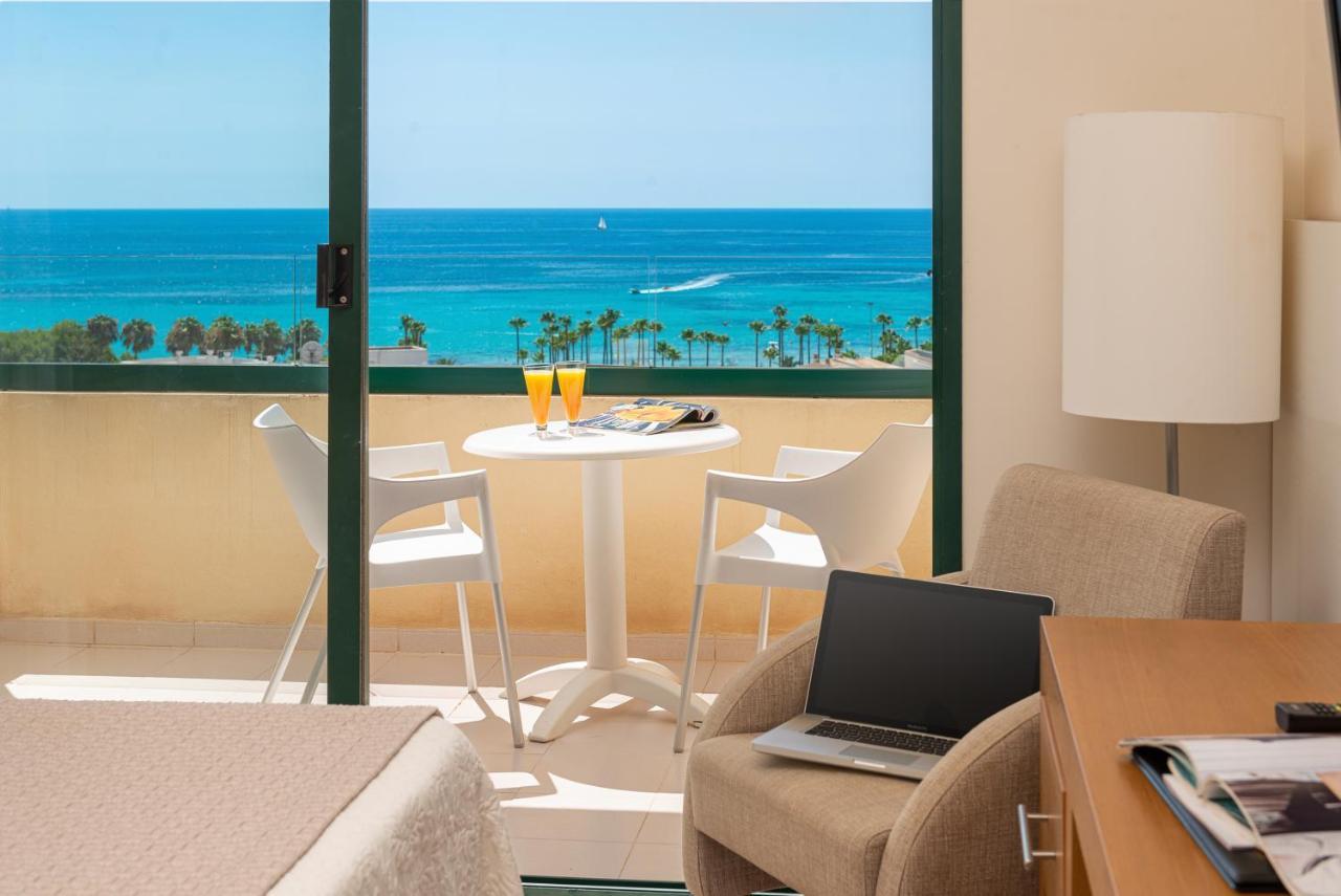 Twin Room with Balcony and Sea View