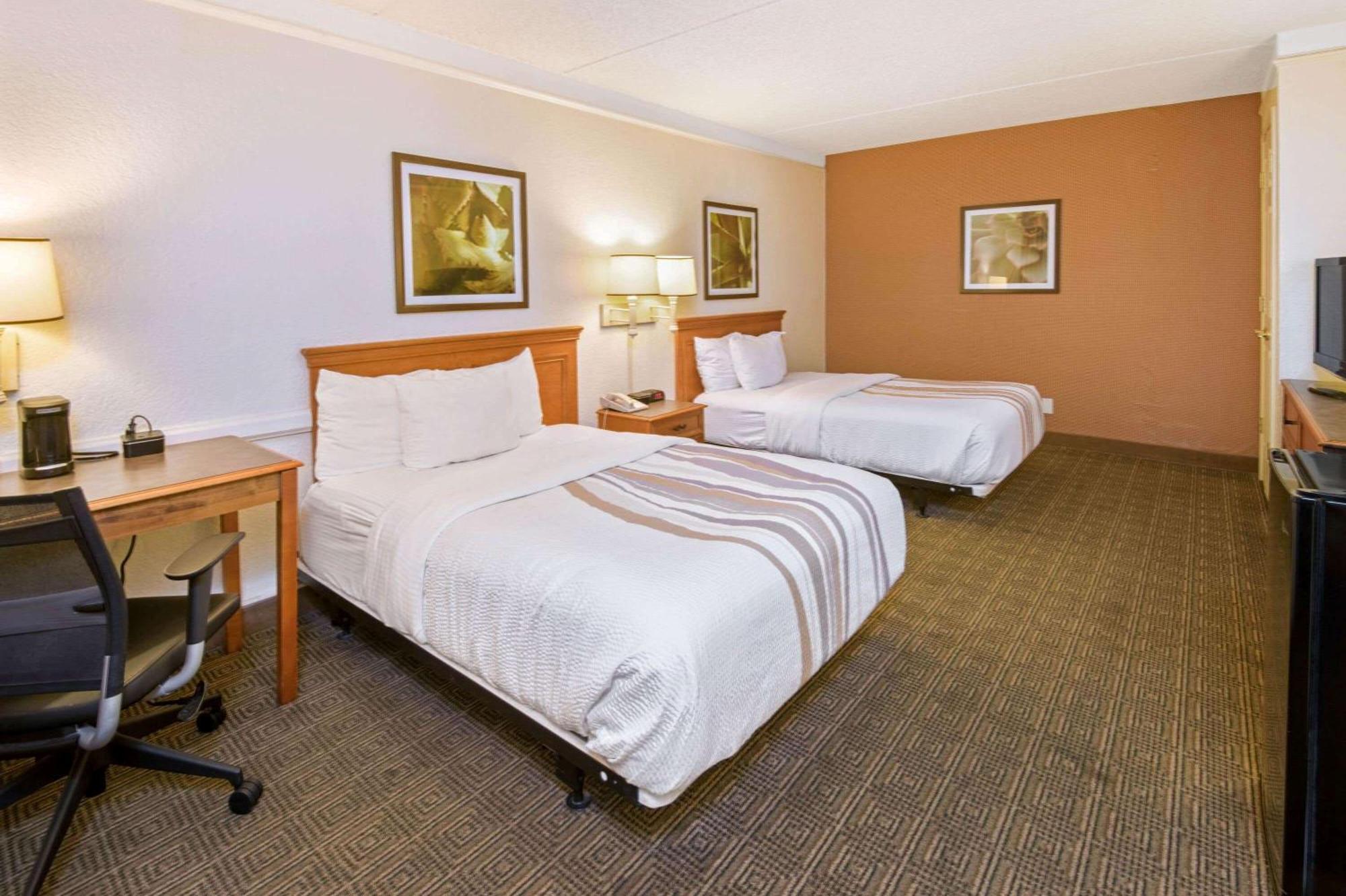 2 Full Beds, Mobility/Hearing Accessible Room, Roll-In Shower, Non-Smoking,1275589471:JPEG