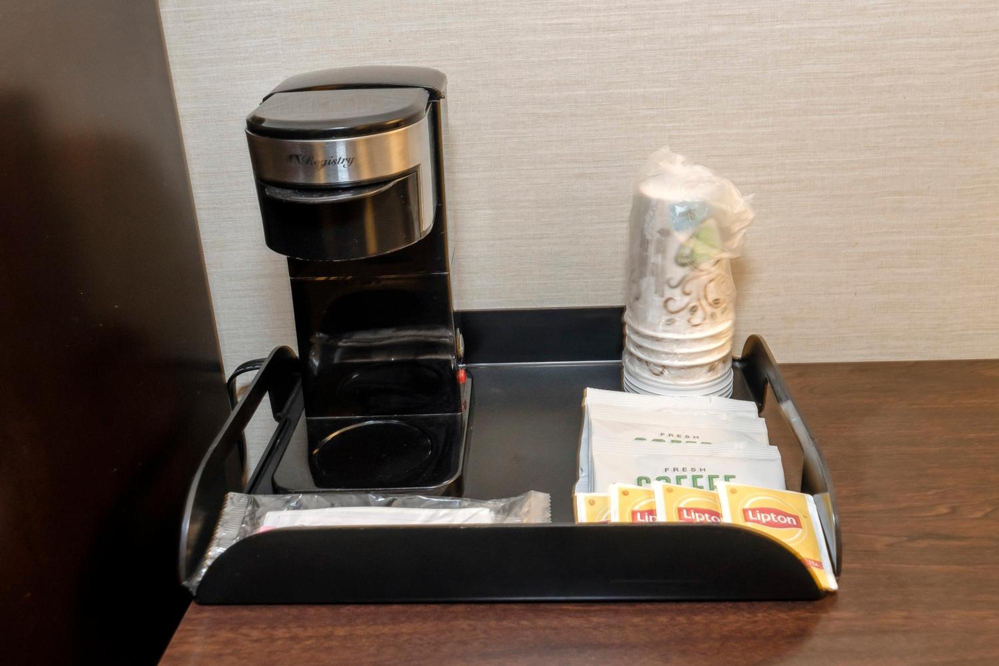 Suite with 2 Queen Beds with Lake View - Disability Access/Non-Smoking