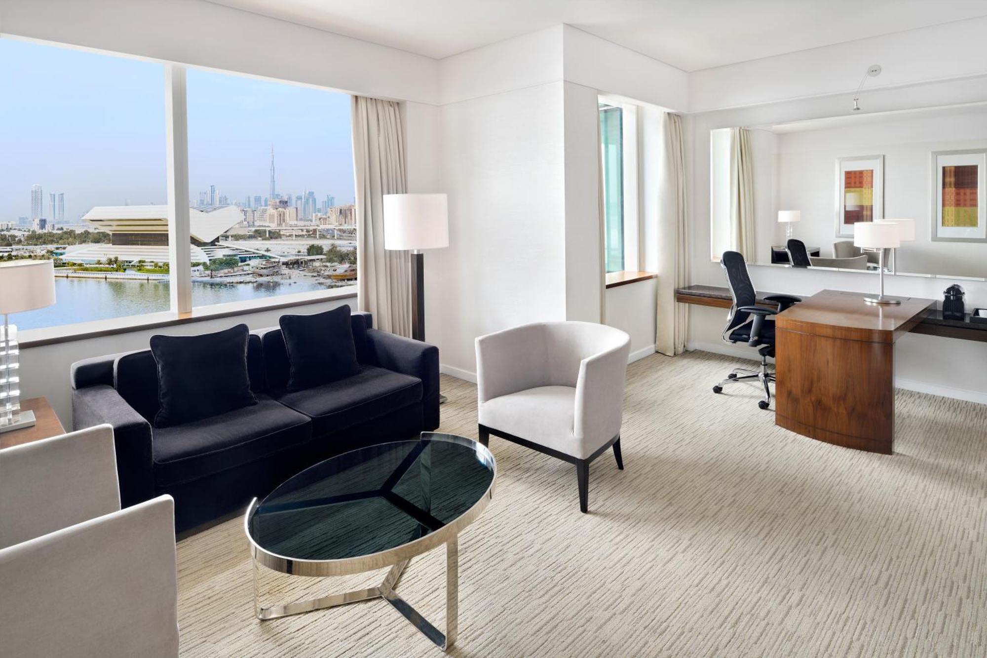 One-Bedroom Suite with Waterfront View,1594674035:JPEG