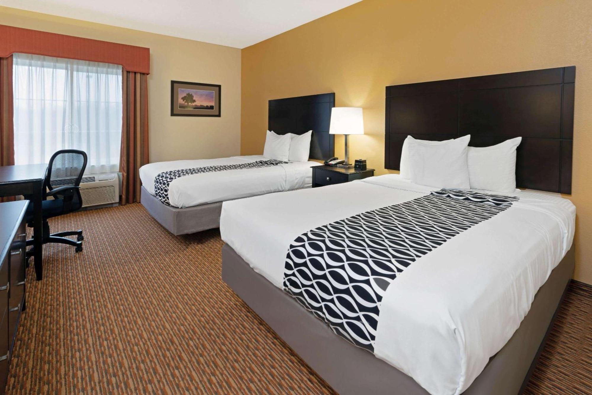 Queen Room Two Queen Beds Mobility or Hearing Access Non-Smoking