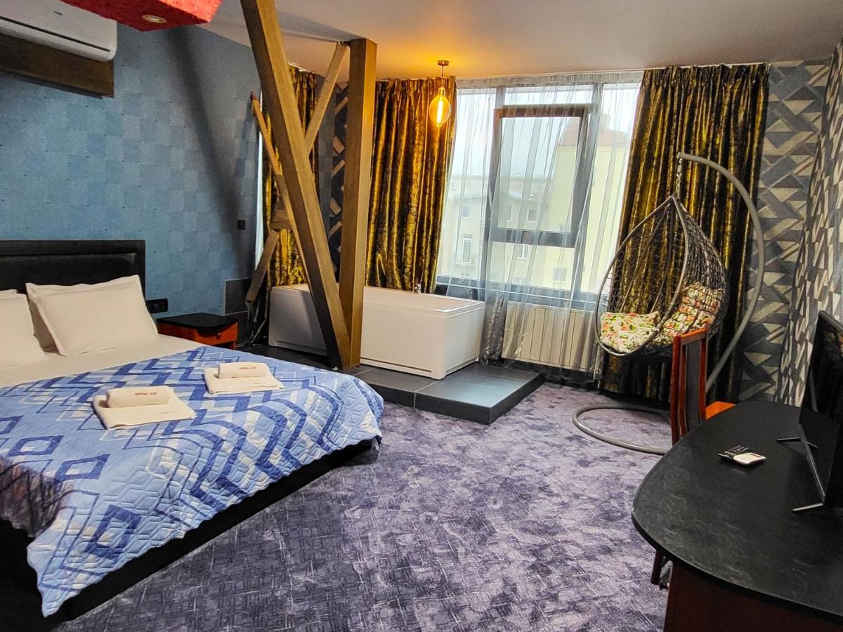 Superior Room with Hot Tub - Free Spa Access