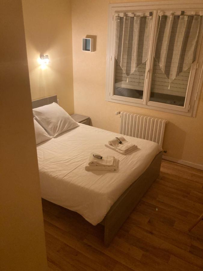Chambre Double avec Toilettes Communes
