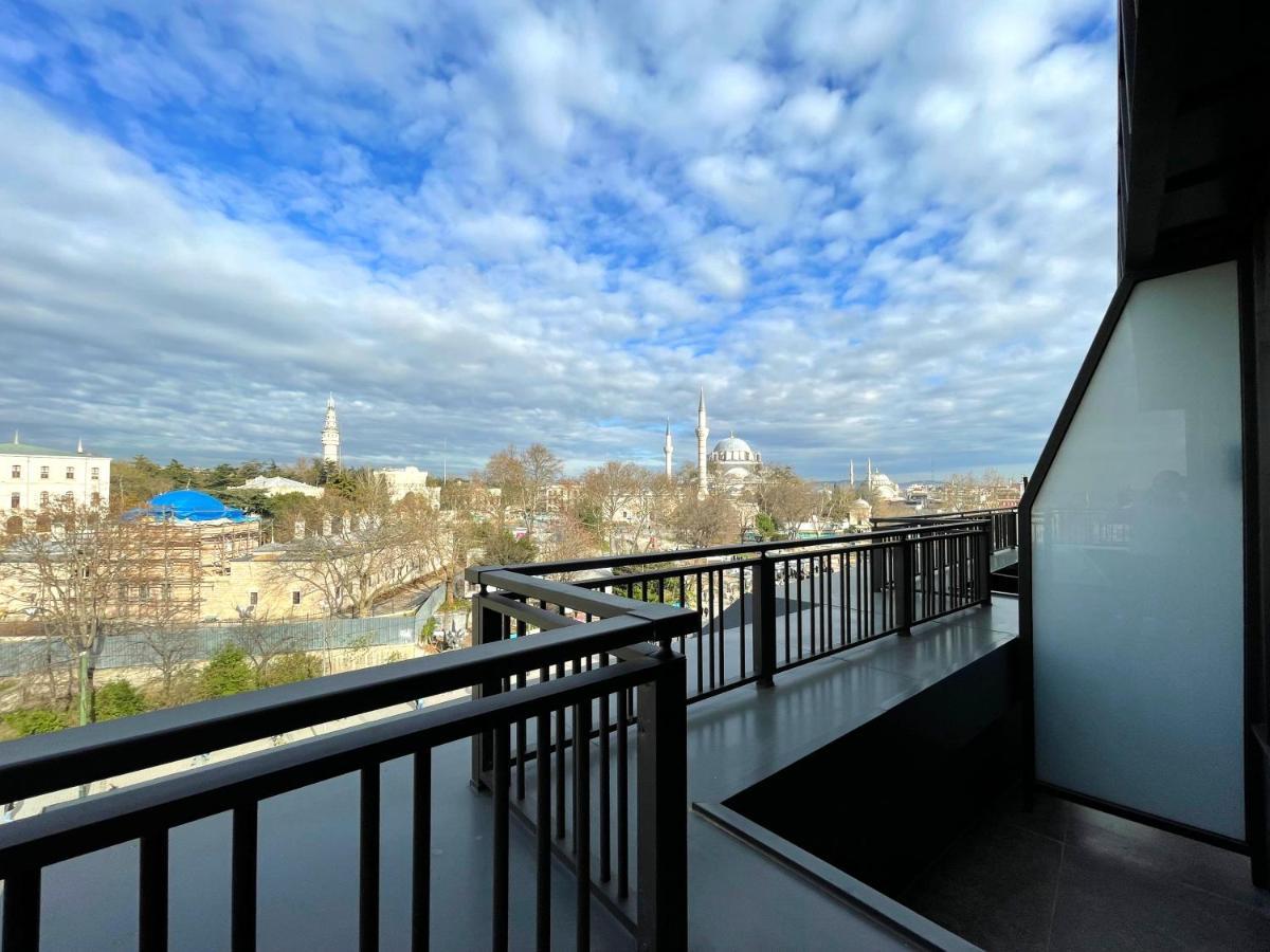 Deluxe Zimmer mit Kingsize-Bett und Balkon