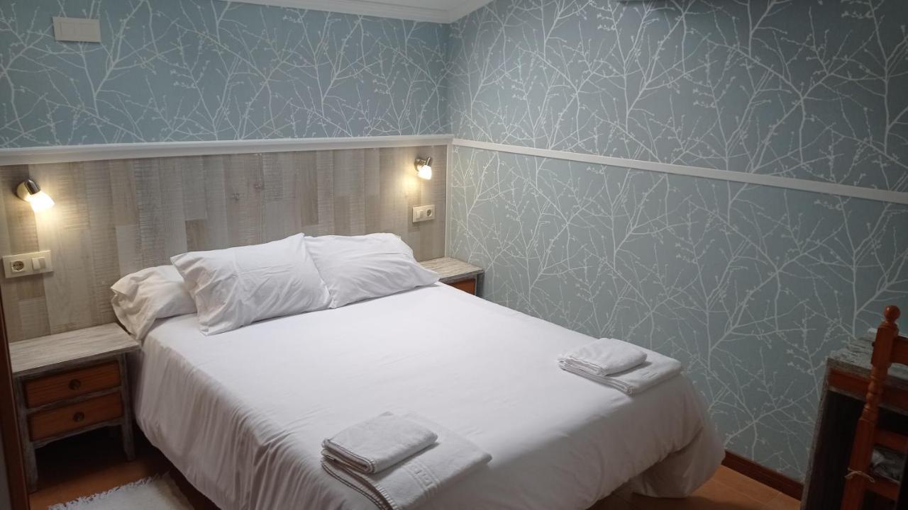 Single Room with Bathroom,1106025960:JPEG
