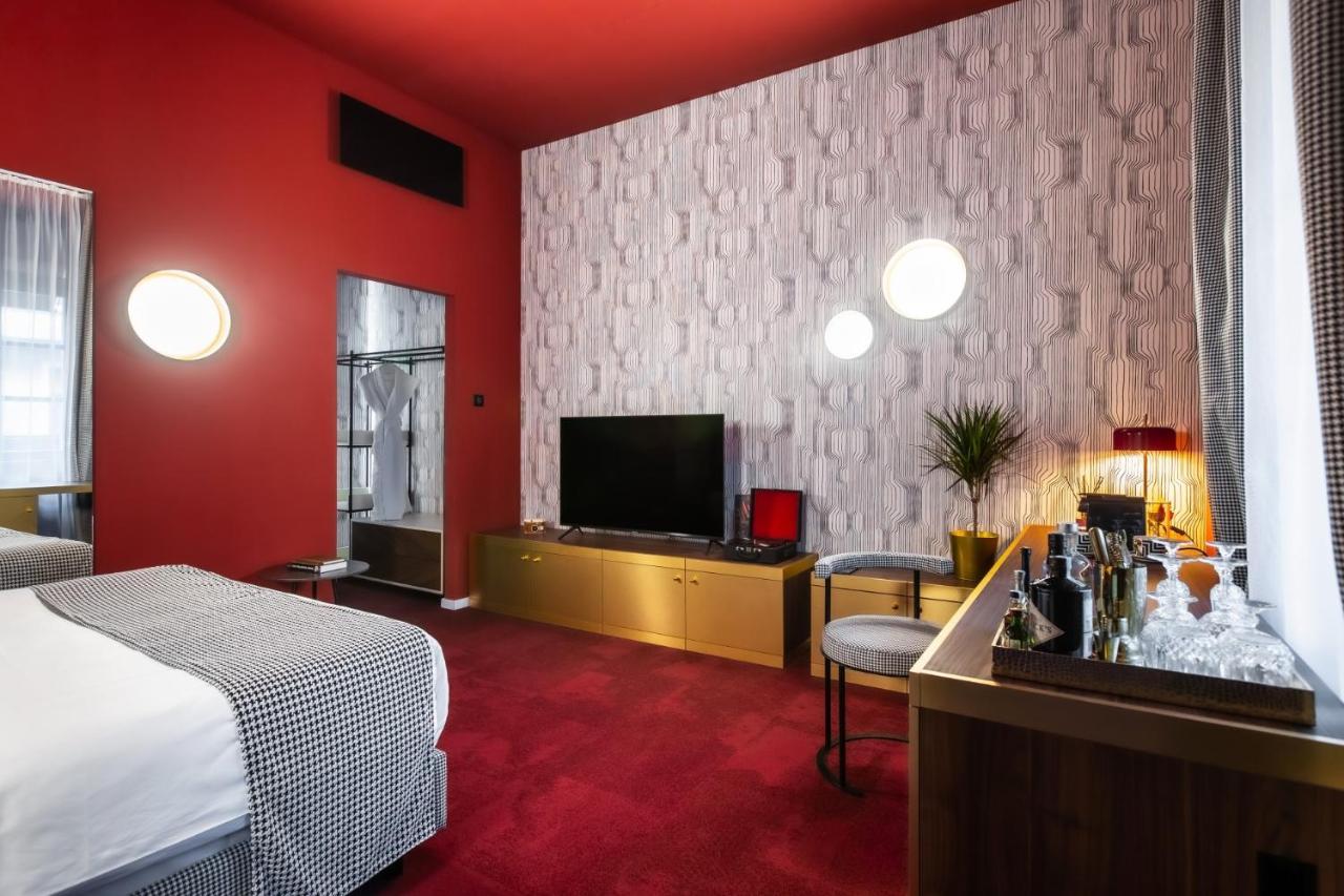 Deluxe Queen Room