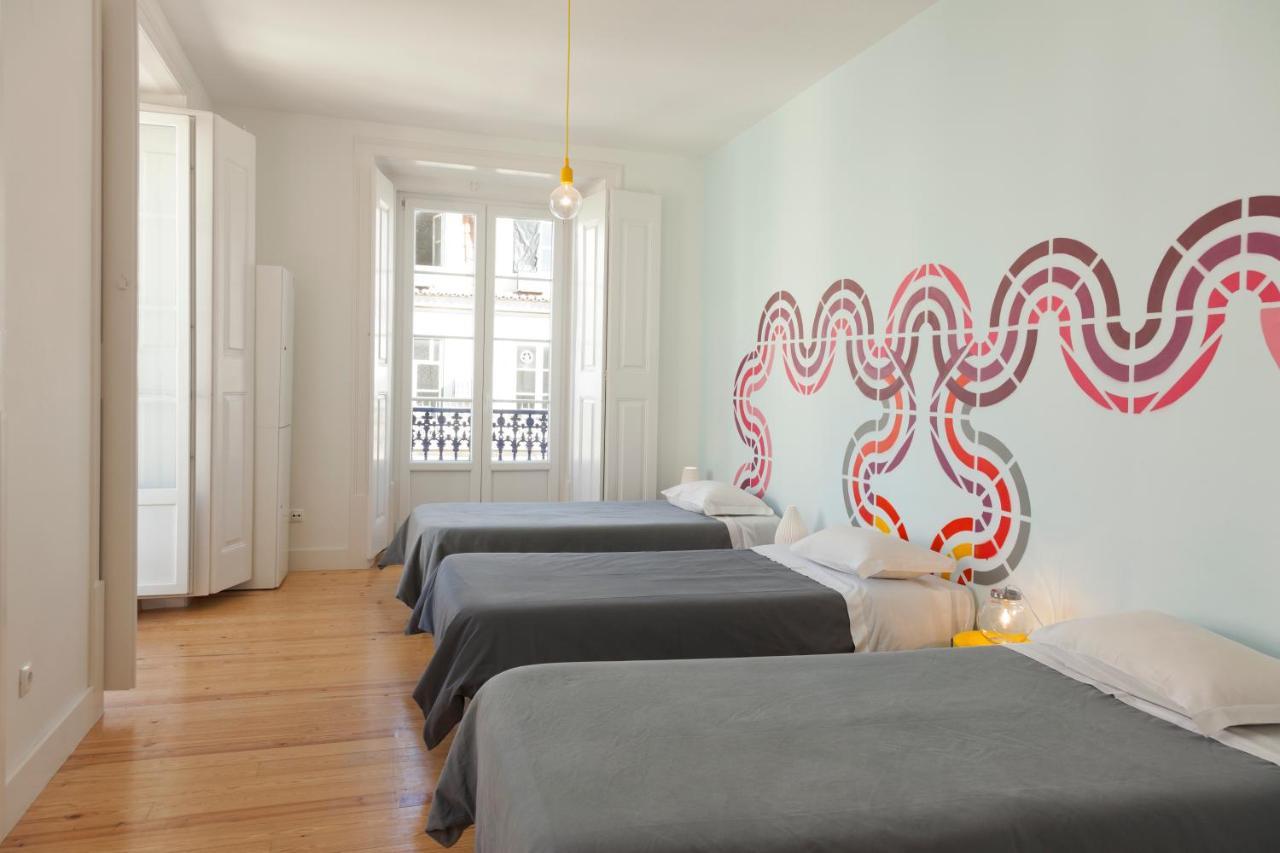 Single Bed in Mixed Dormitory Room