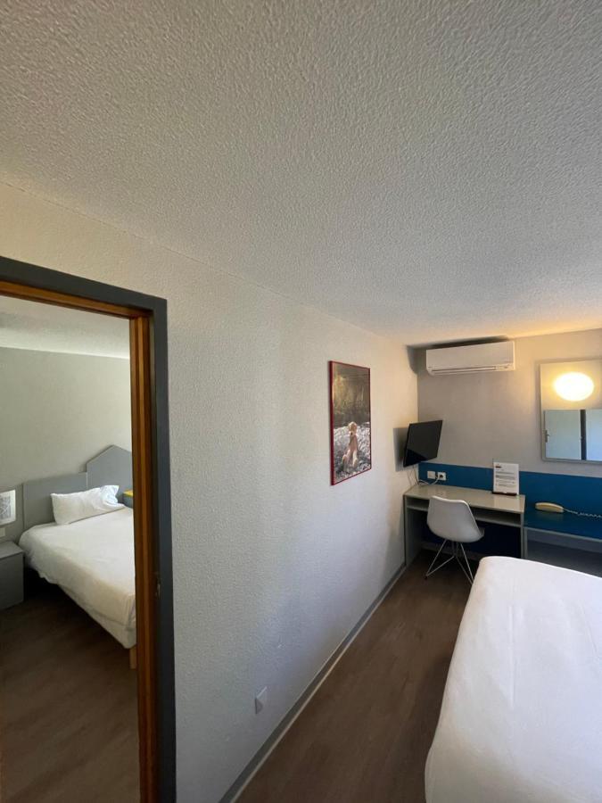 Family Room,1381073483:JPEG