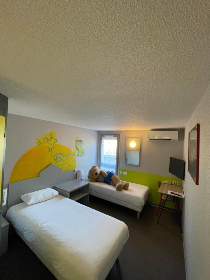 Twin Room,1381077821:JPEG