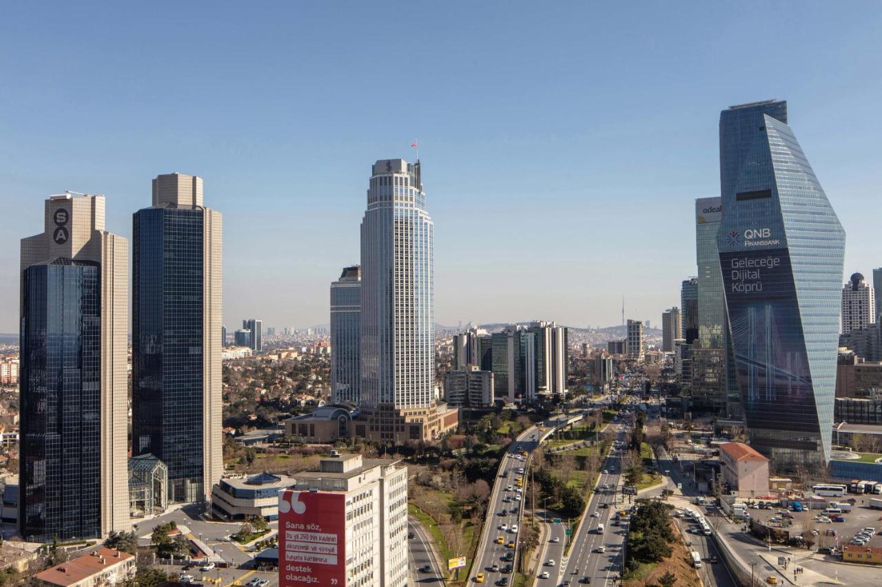 Executive King Room with Panoramic City View - Lounge Access