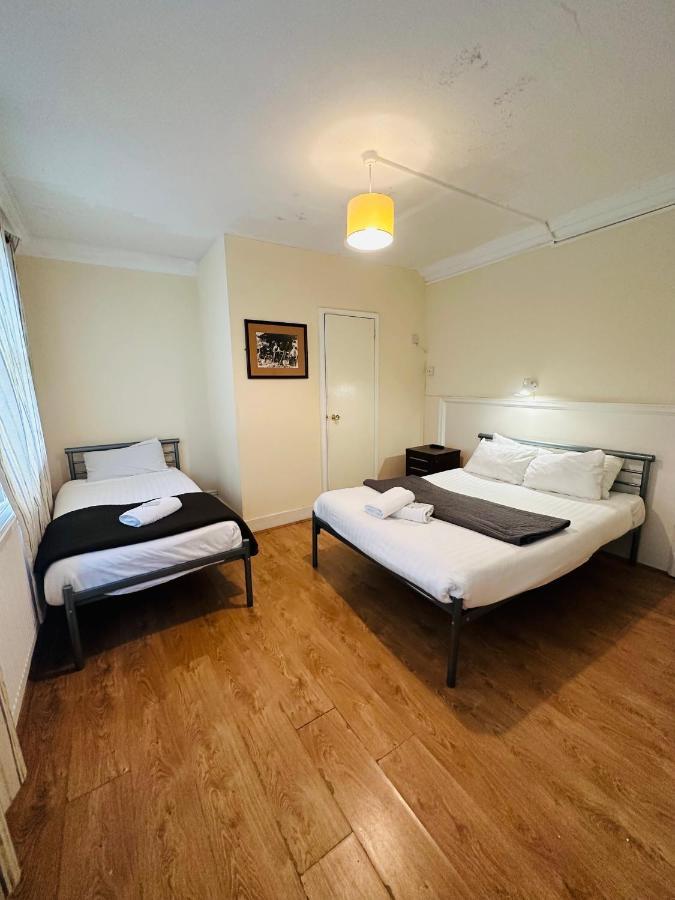 Triple Room with Private Bathroom