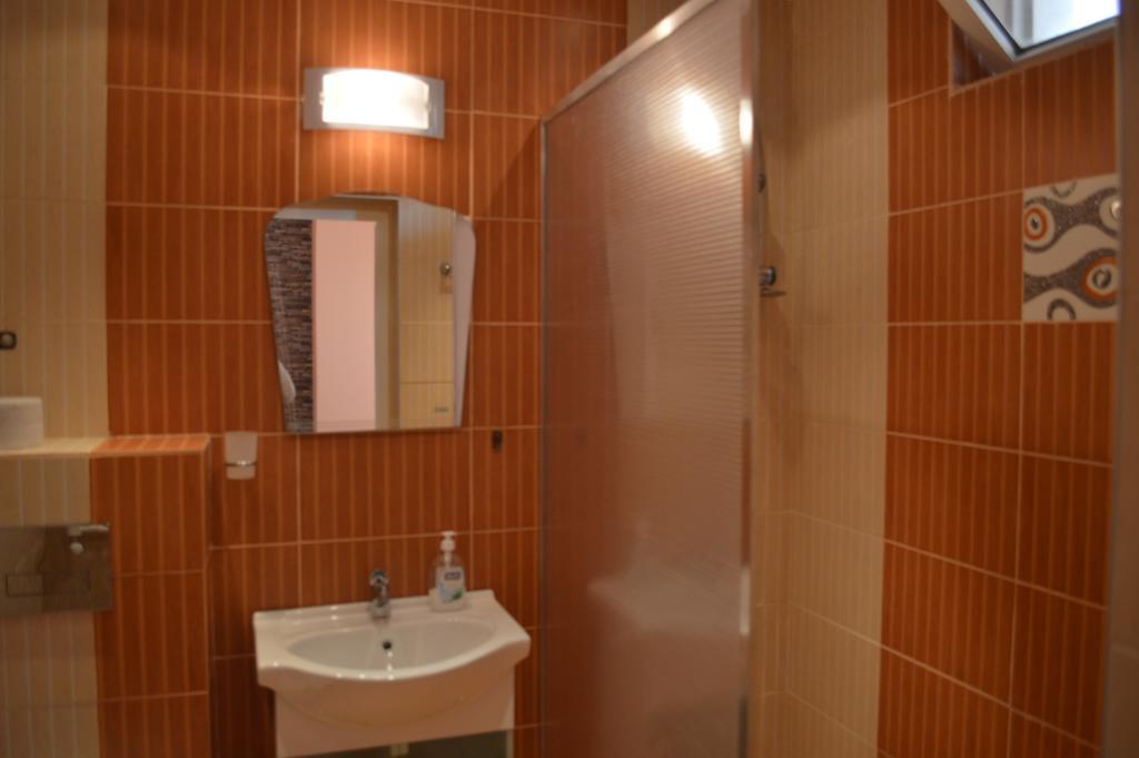 Standard Single Room with Shared Bathroom