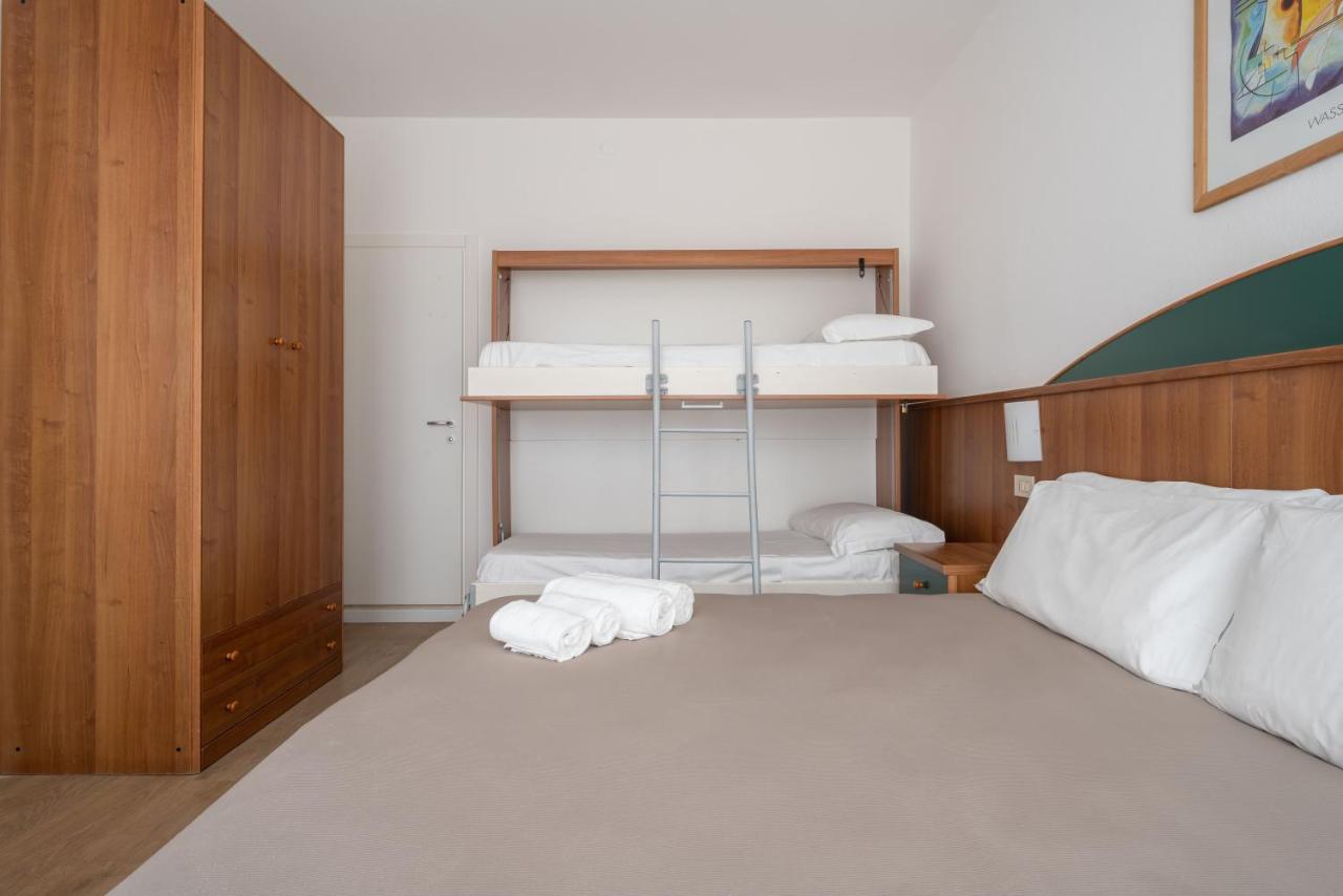 Economy Family Room