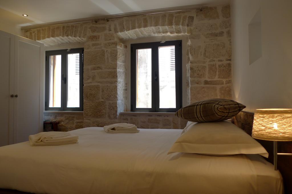 Double Room with Street View