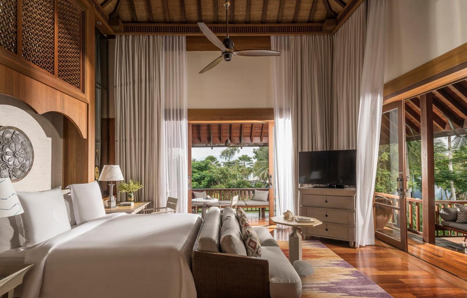 Garden View Upper Floor King Bed