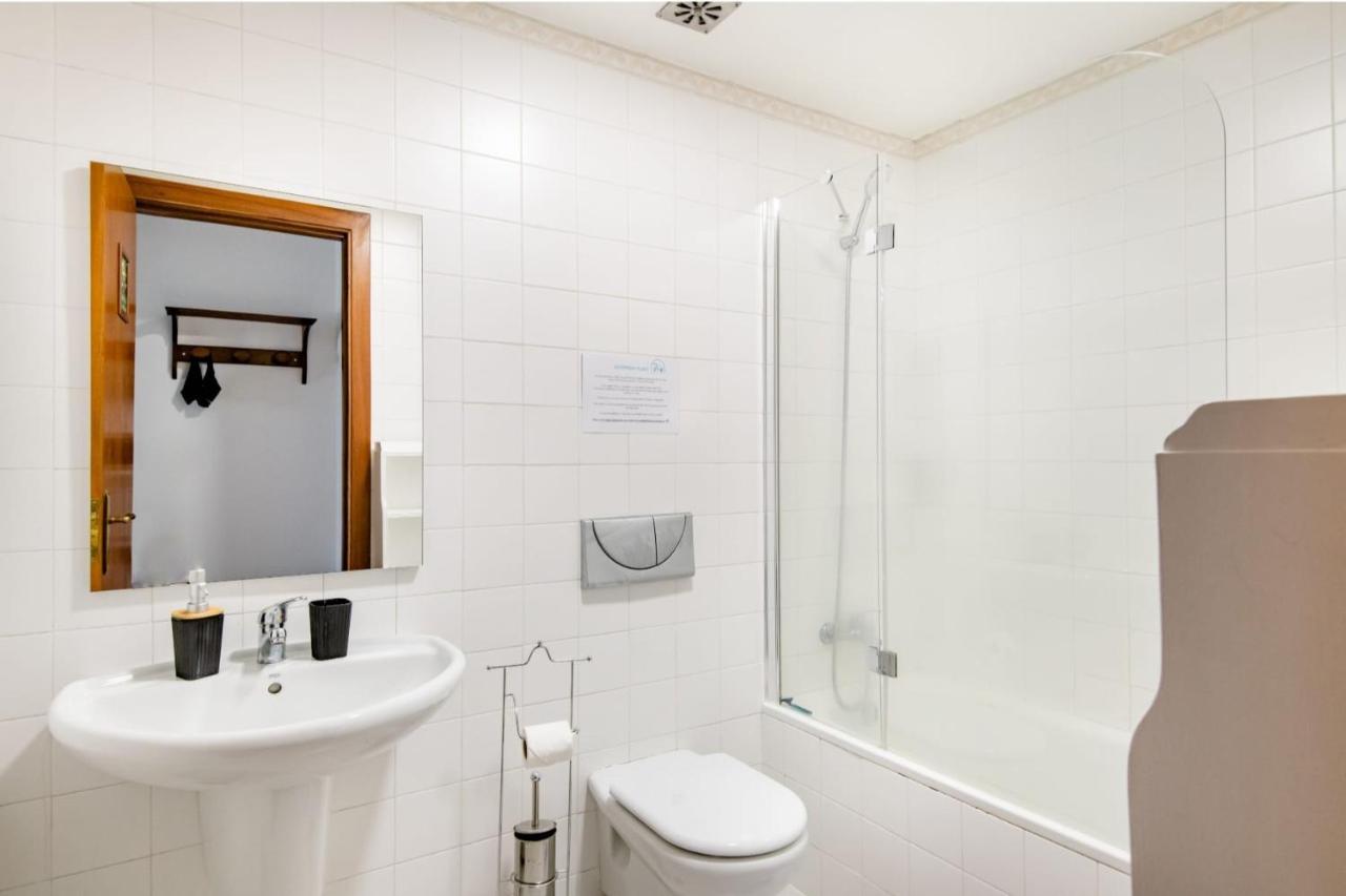 Quarto Twin com Casa de Banho Partilhada