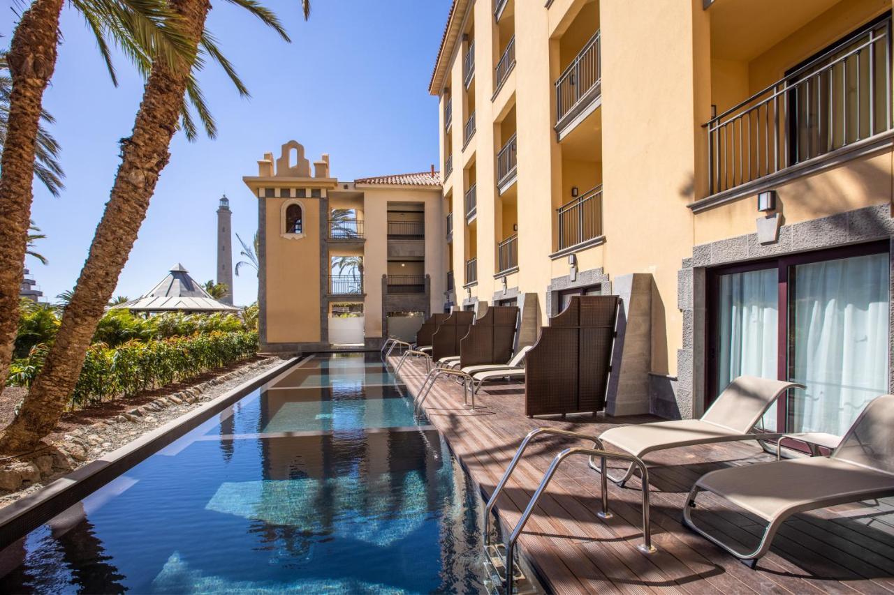 Unique Premium Private Pool,1467390389:JPEG