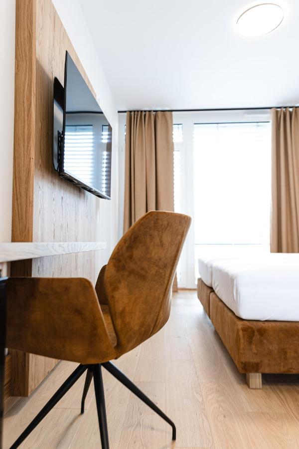Double Room,1469387420:JPEG
