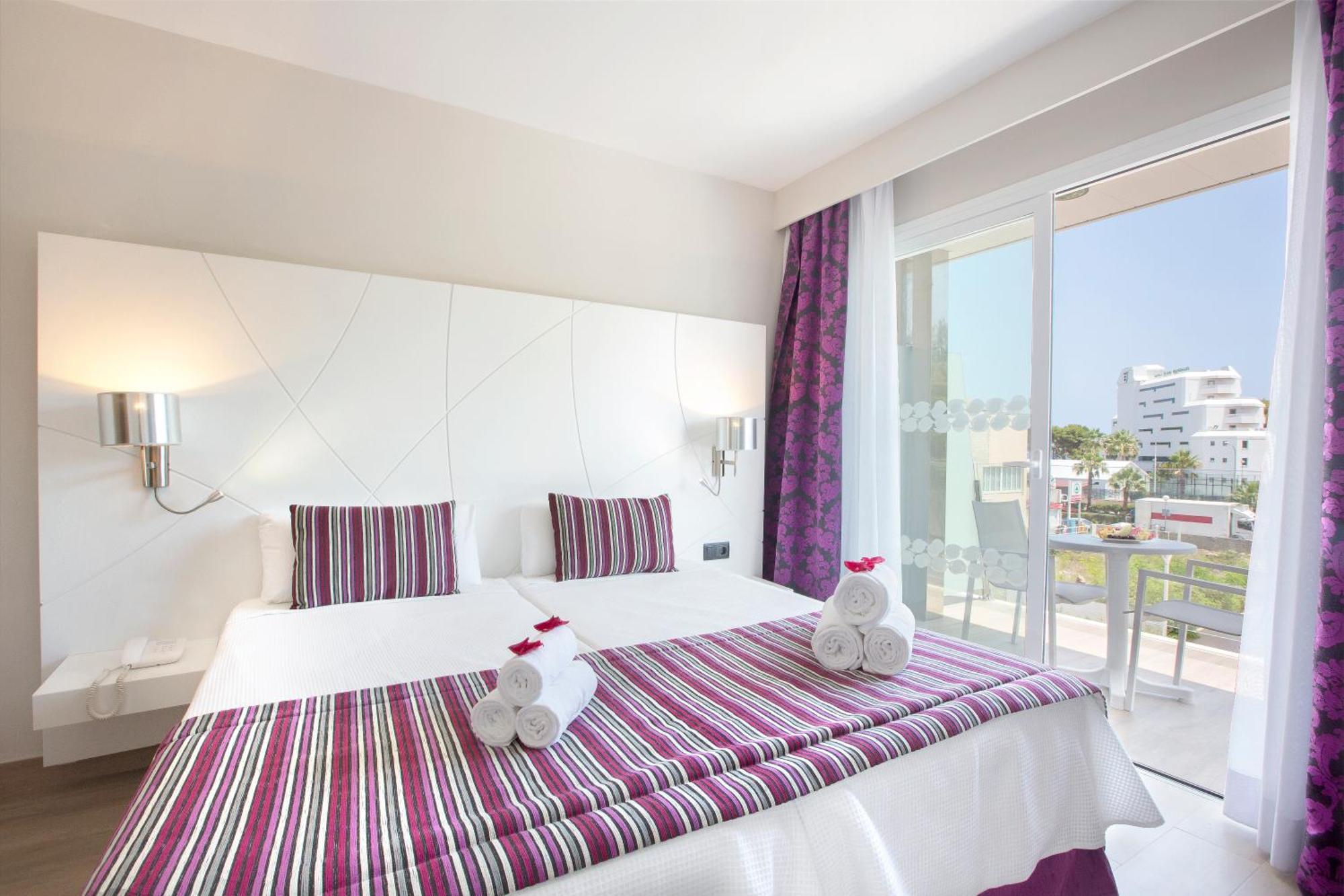 Suite (2 Adults + 2 Children),1306749994:JPEG