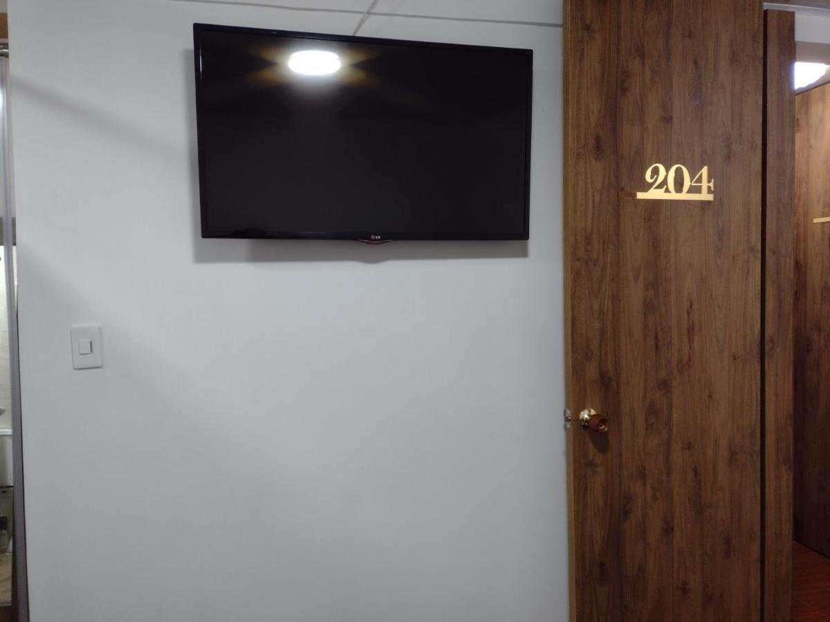 Queen Room,1480395578:JPEG