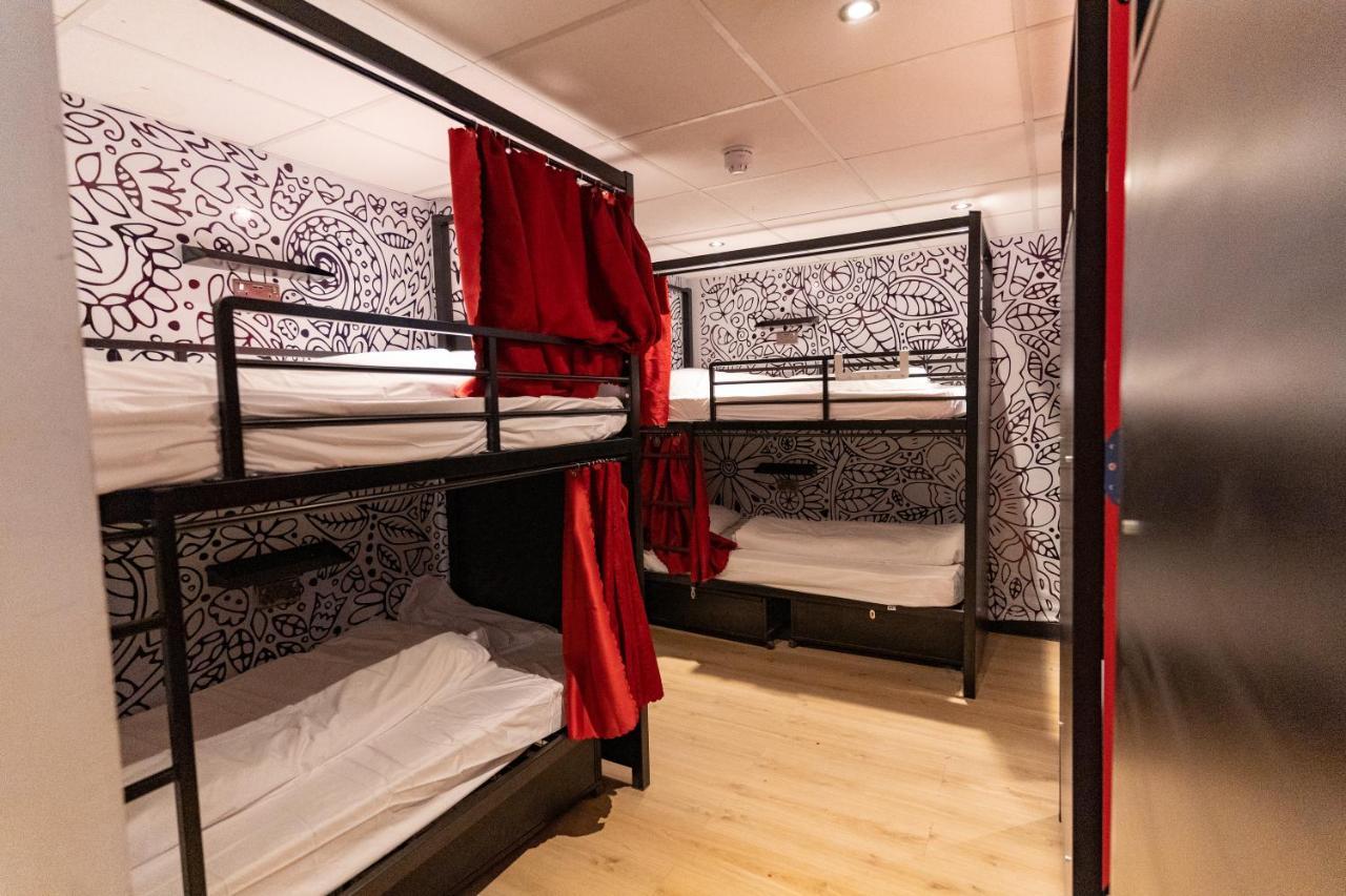 Bed 12-Bed Female Dormitory Room